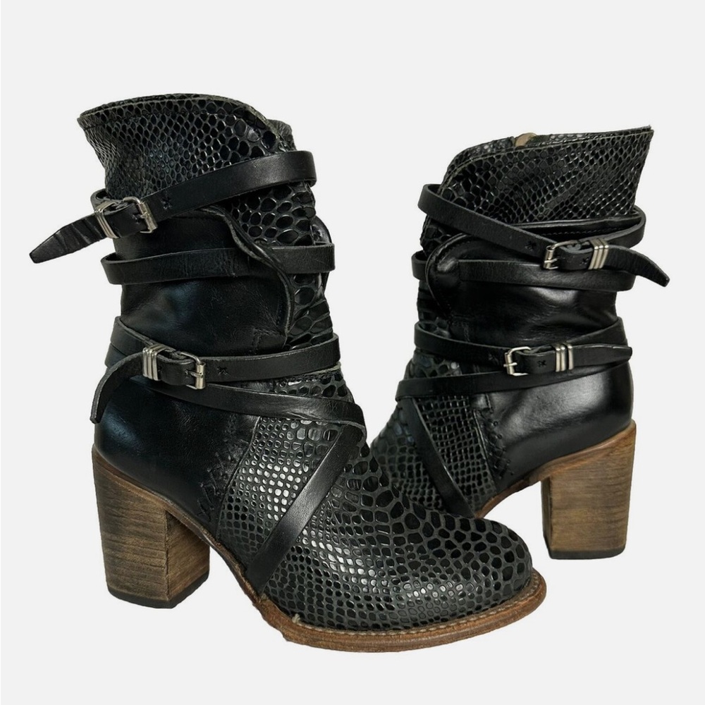 ISO Freebird baker size 11 black snake